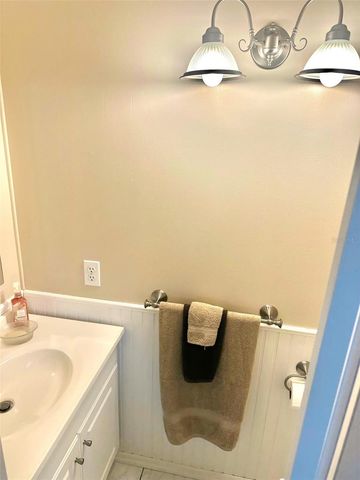 2000 E BAY DRIVE 102, Largo, FL 33771