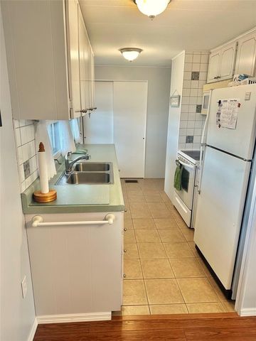 2000 E BAY DRIVE 102, Largo, FL 33771