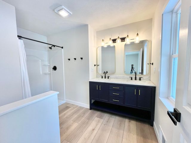 1705 N Philip Road, Niles, MI 49120