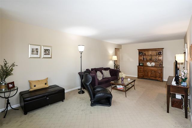 34 Pearsall Avenue 3G, Glen Cove, NY 11542