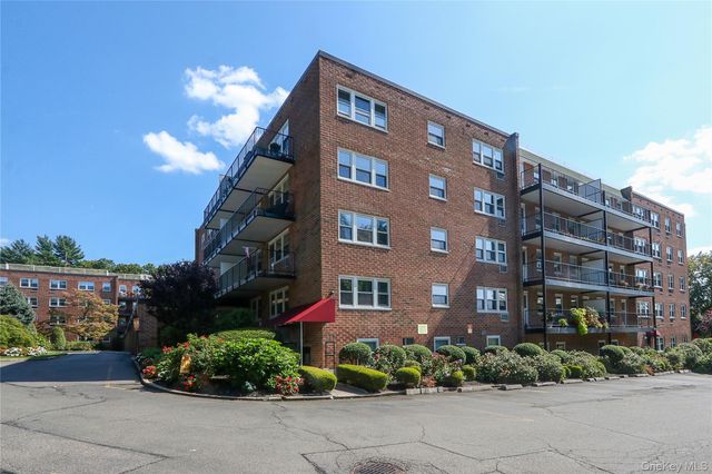 34 Pearsall Avenue 3G, Glen Cove, NY 11542