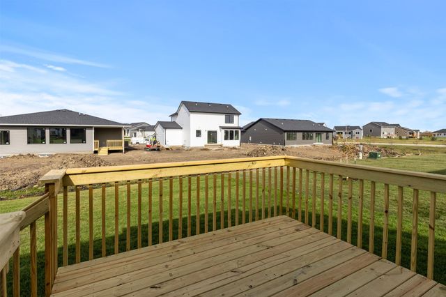 565 NW Compass Avenue, Waukee, IA 50263