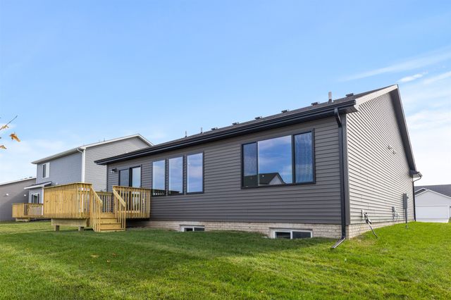 565 NW Compass Avenue, Waukee, IA 50263