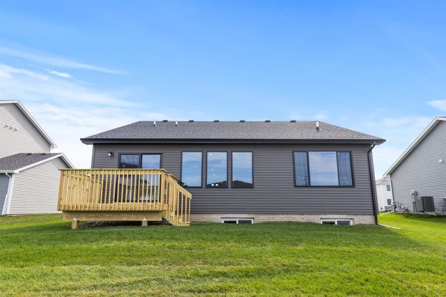 565 NW Compass Avenue, Waukee, IA 50263