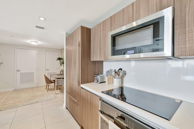 401 N Birch Road 409, Fort Lauderdale, FL 33304