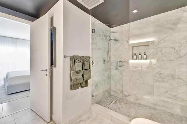 401 N Birch Road 409, Fort Lauderdale, FL 33304