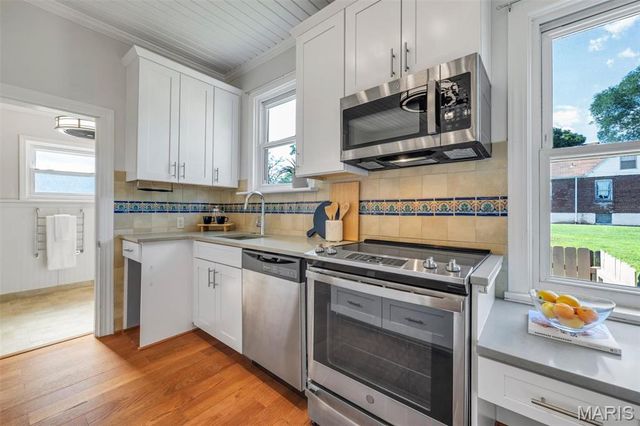 2733 Hermitage Avenue, St Louis, MO 63143