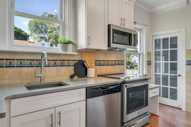 2733 Hermitage Avenue, St Louis, MO 63143
