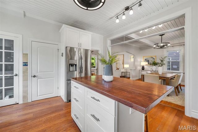 2733 Hermitage Avenue, St Louis, MO 63143