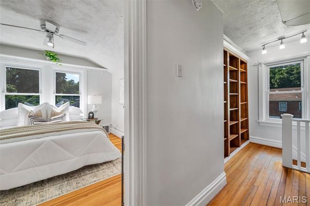 2733 Hermitage Avenue, St Louis, MO 63143