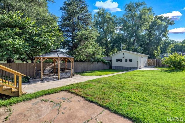 2733 Hermitage Avenue, St Louis, MO 63143