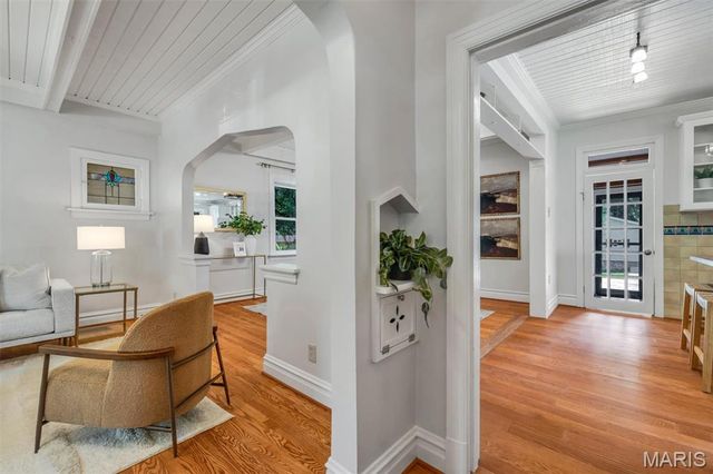 2733 Hermitage Avenue, St Louis, MO 63143