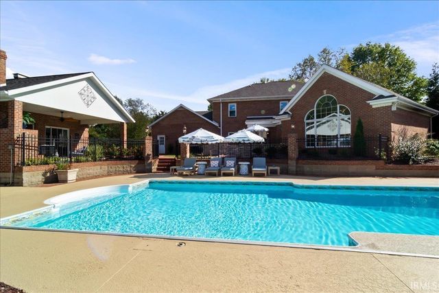 2115 Cobblestone Road, Jasper, IN 47546