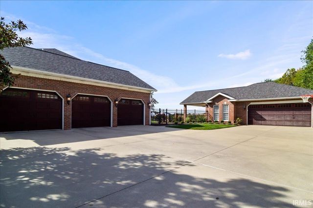 2115 Cobblestone Road, Jasper, IN 47546