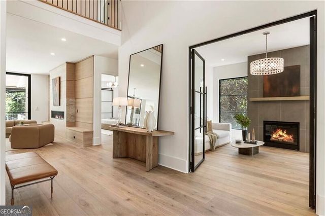 388 Londonberry Rd NW, Sandy Springs, GA 30327