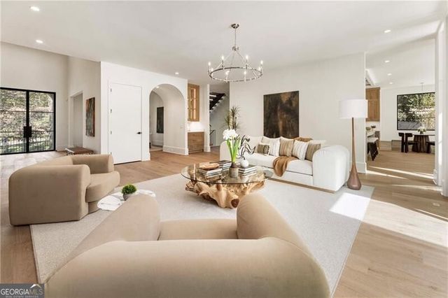 388 Londonberry Rd NW, Sandy Springs, GA 30327