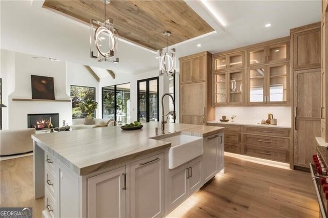 388 Londonberry Rd NW, Sandy Springs, GA 30327
