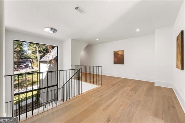 388 Londonberry Rd NW, Sandy Springs, GA 30327