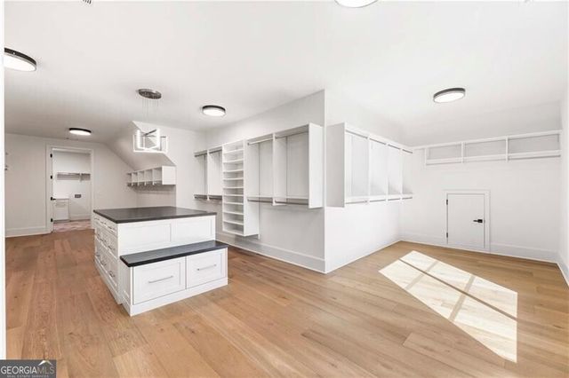 388 Londonberry Rd NW, Sandy Springs, GA 30327