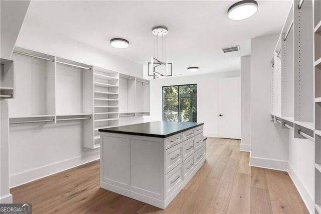 388 Londonberry Rd NW, Sandy Springs, GA 30327