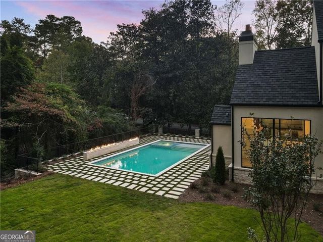 388 Londonberry Rd NW, Sandy Springs, GA 30327