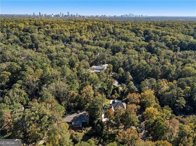 388 Londonberry Rd NW, Sandy Springs, GA 30327