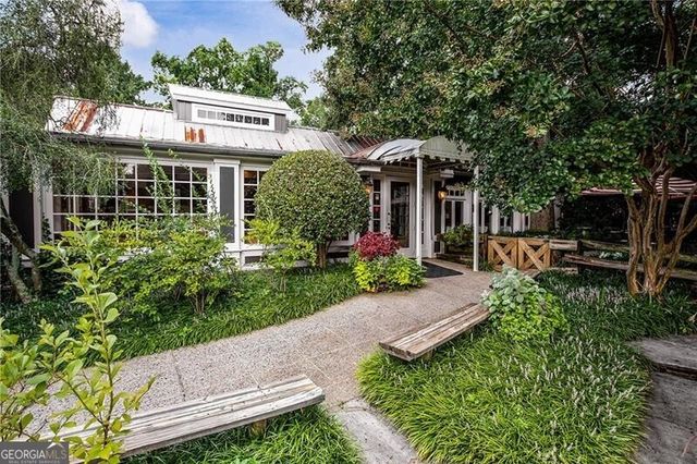 388 Londonberry Rd NW, Sandy Springs, GA 30327