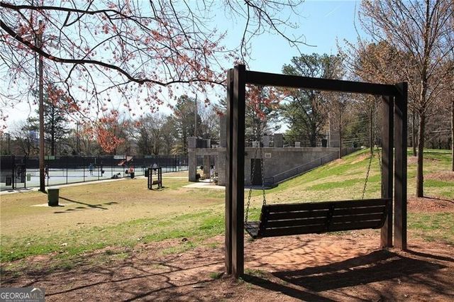 388 Londonberry Rd NW, Sandy Springs, GA 30327