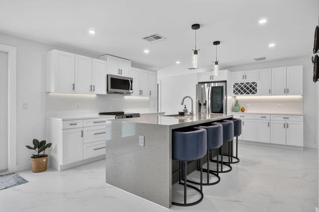 1390 PINE VALLEY Drive, Wellington, FL 33414