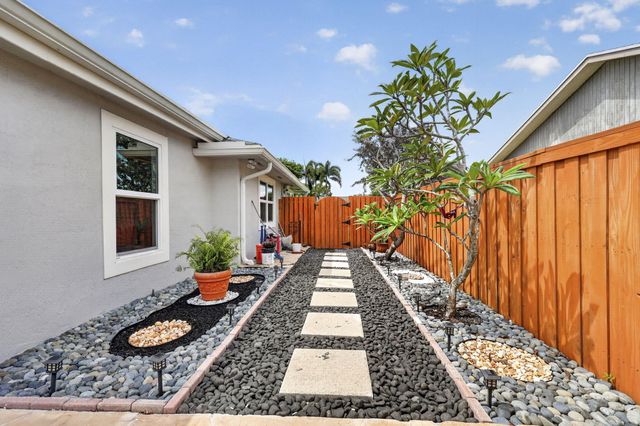 1390 PINE VALLEY Drive, Wellington, FL 33414