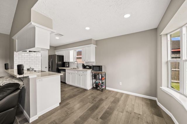 9911 Sageaspen Lane, Houston, TX 77089