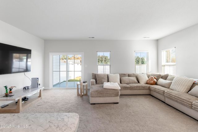 302 Spinnaker Street B, Elizabeth City, NC 27909