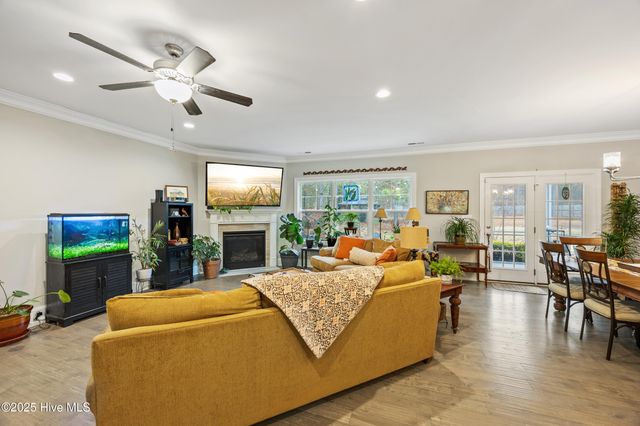 822 Winston Pines Drive, Aberdeen, NC 28315