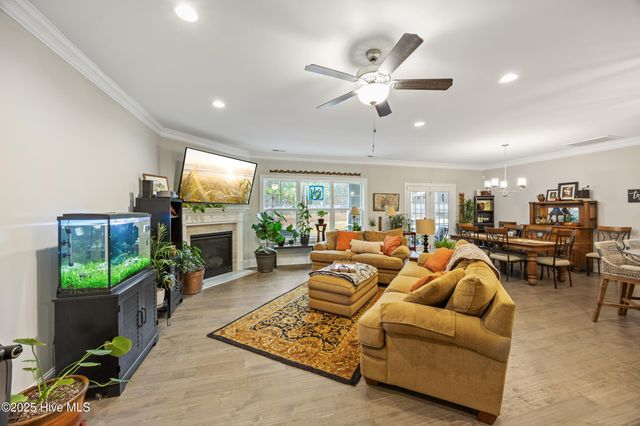 822 Winston Pines Drive, Aberdeen, NC 28315