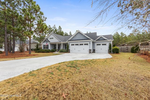822 Winston Pines Drive, Aberdeen, NC 28315