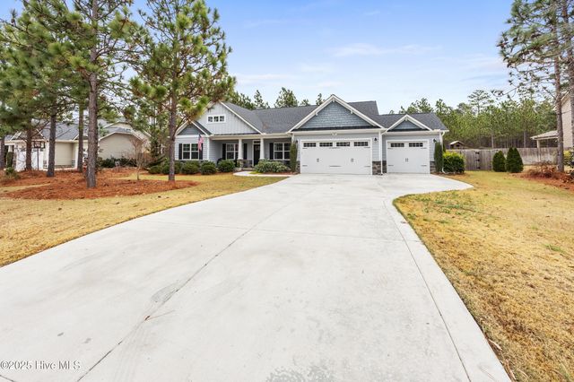 822 Winston Pines Drive, Aberdeen, NC 28315