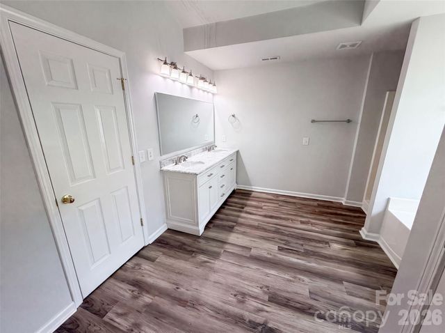 11528 Erwin Ridge Avenue, Charlotte, NC 28213