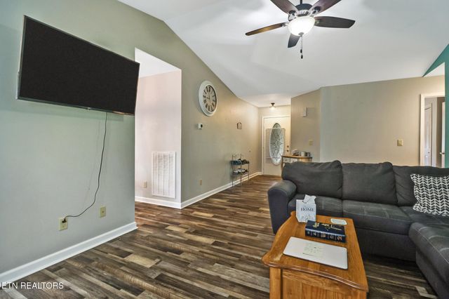 239 Golden Brook Drive, Crossville, TN 38555