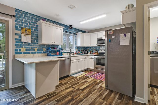 239 Golden Brook Drive, Crossville, TN 38555