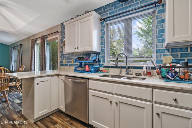 239 Golden Brook Drive, Crossville, TN 38555