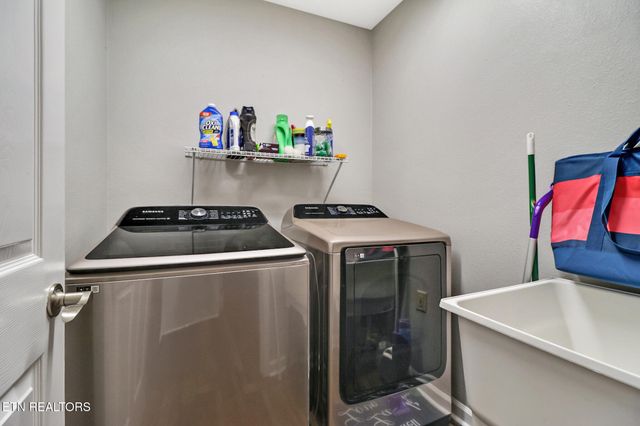 239 Golden Brook Drive, Crossville, TN 38555