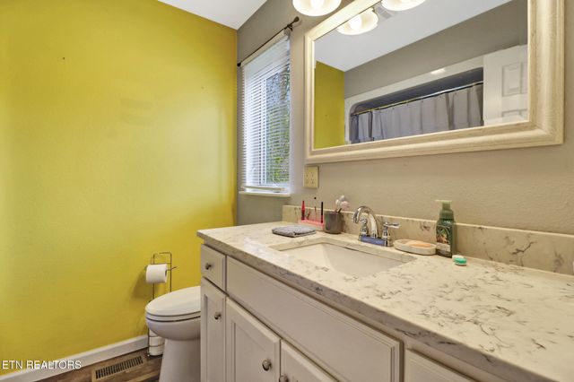 239 Golden Brook Drive, Crossville, TN 38555