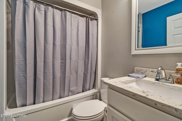 239 Golden Brook Drive, Crossville, TN 38555