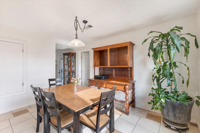 328 Tigris Road NE, Rio Rancho, NM 87124