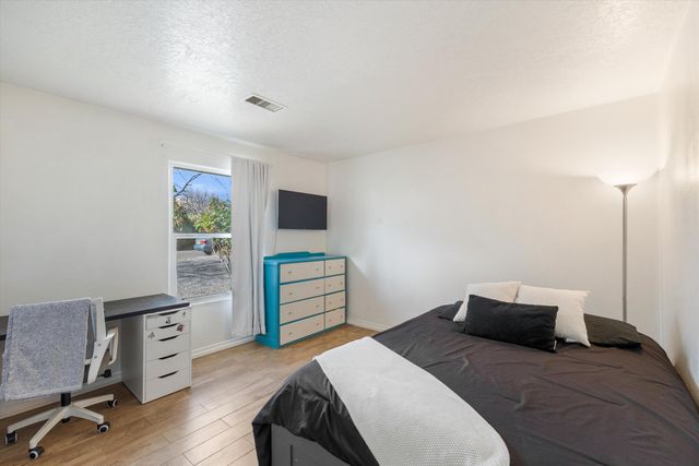 328 Tigris Road NE, Rio Rancho, NM 87124