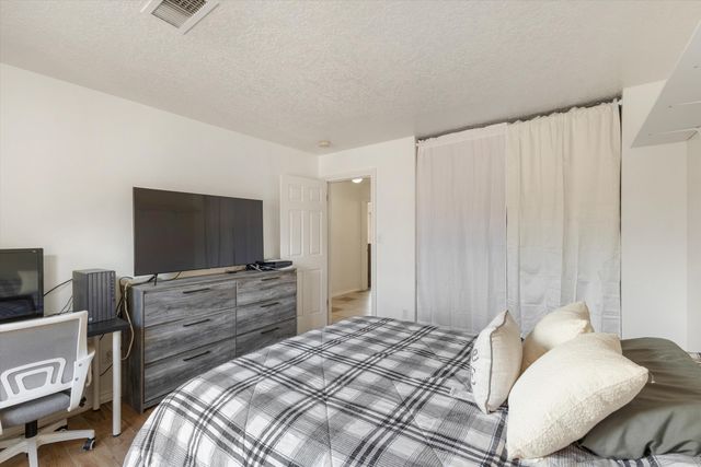 328 Tigris Road NE, Rio Rancho, NM 87124