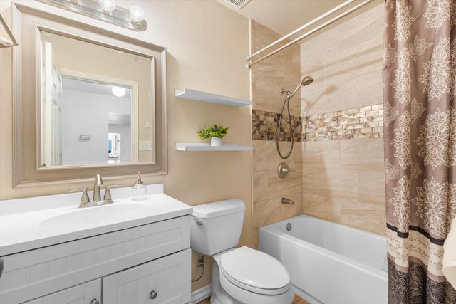 328 Tigris Road NE, Rio Rancho, NM 87124