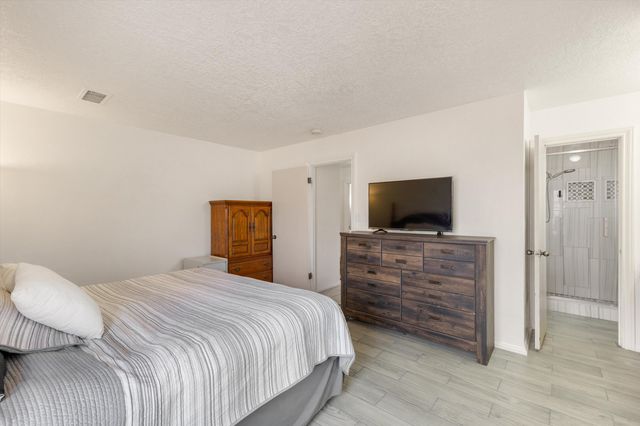 328 Tigris Road NE, Rio Rancho, NM 87124