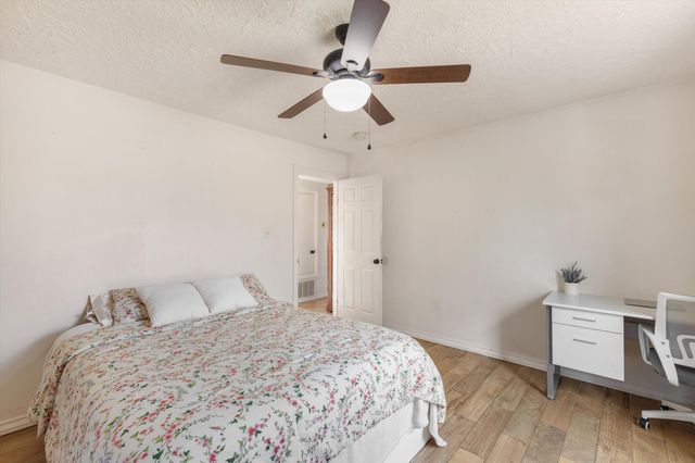 328 Tigris Road NE, Rio Rancho, NM 87124