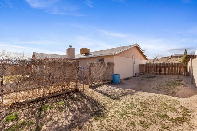 328 Tigris Road NE, Rio Rancho, NM 87124